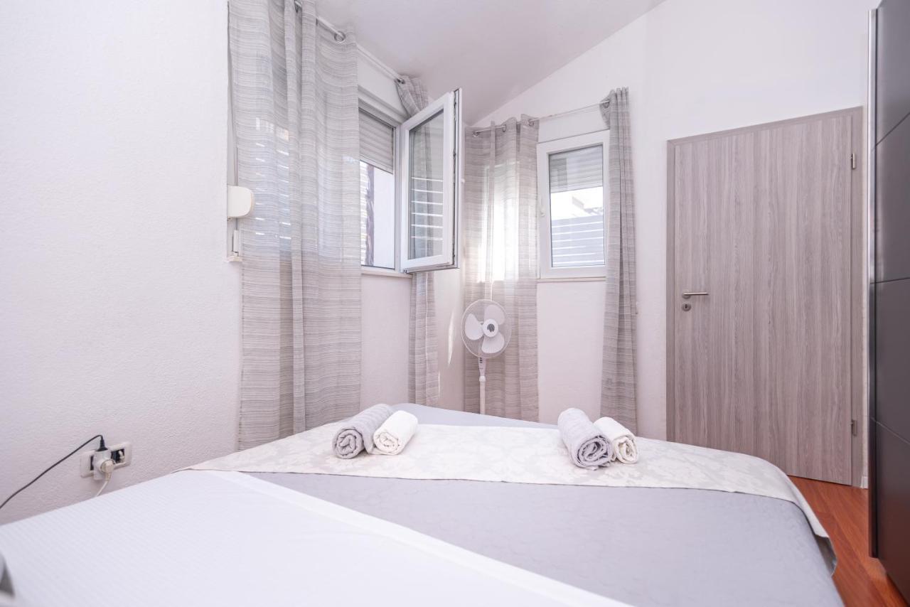 Private House With Garden Near The Bacvice Beach - Ksenia Apartma