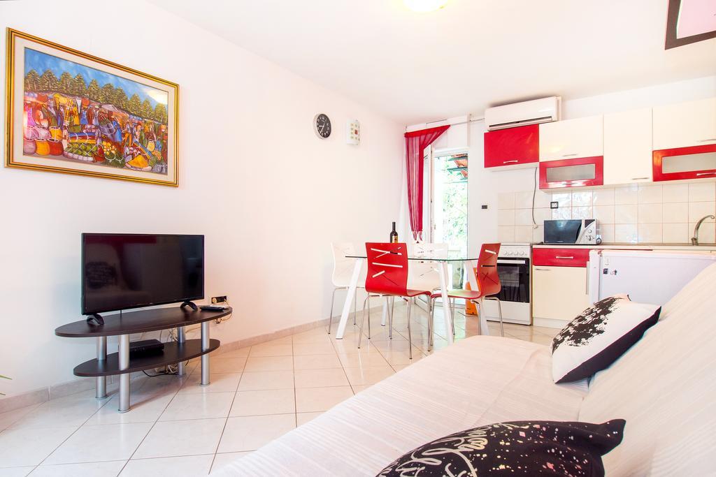 Private House With Garden Near The Bacvice Beach - Ksenia Apartma Split